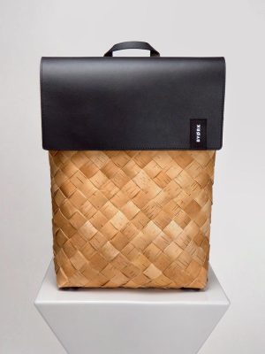 byork j7dl7ca5lmg unsplash